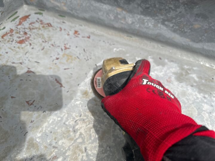 ベランダ防水 研磨